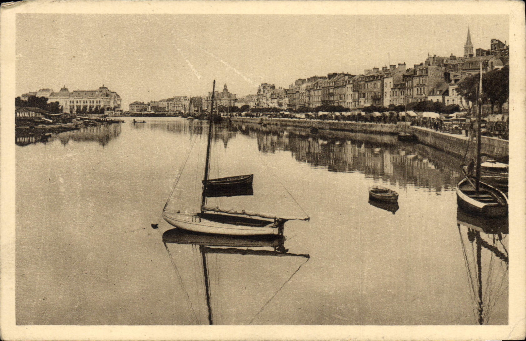 CPA Trouville la reine des plages la Touques et les quais