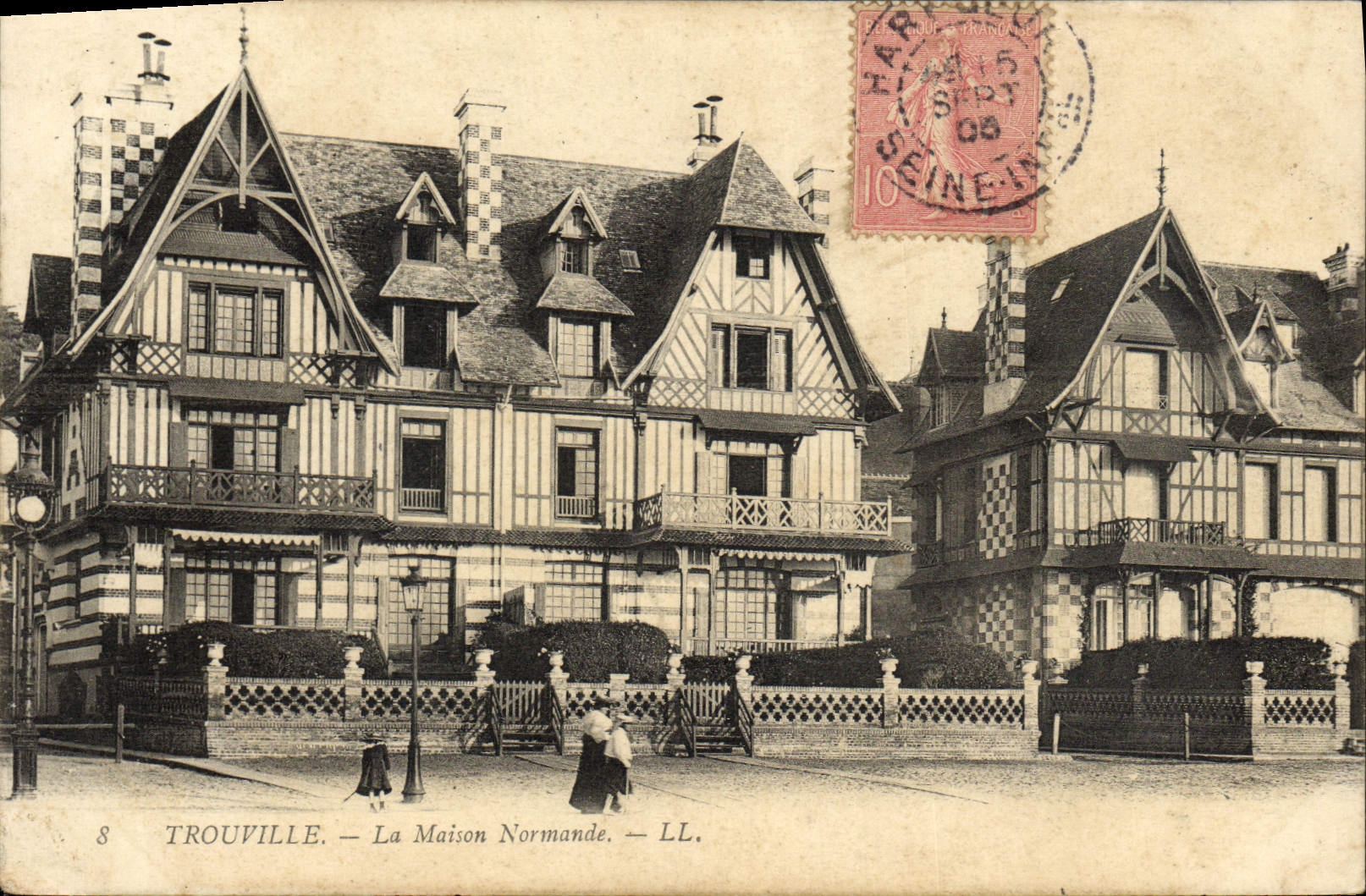CPA Trouville La maison normande