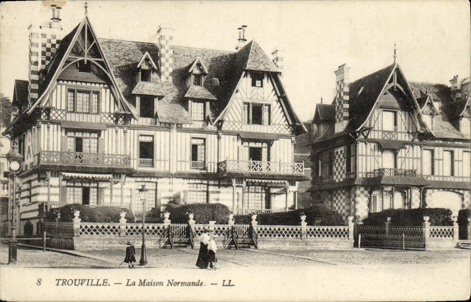 CPA Trouville La maison normande