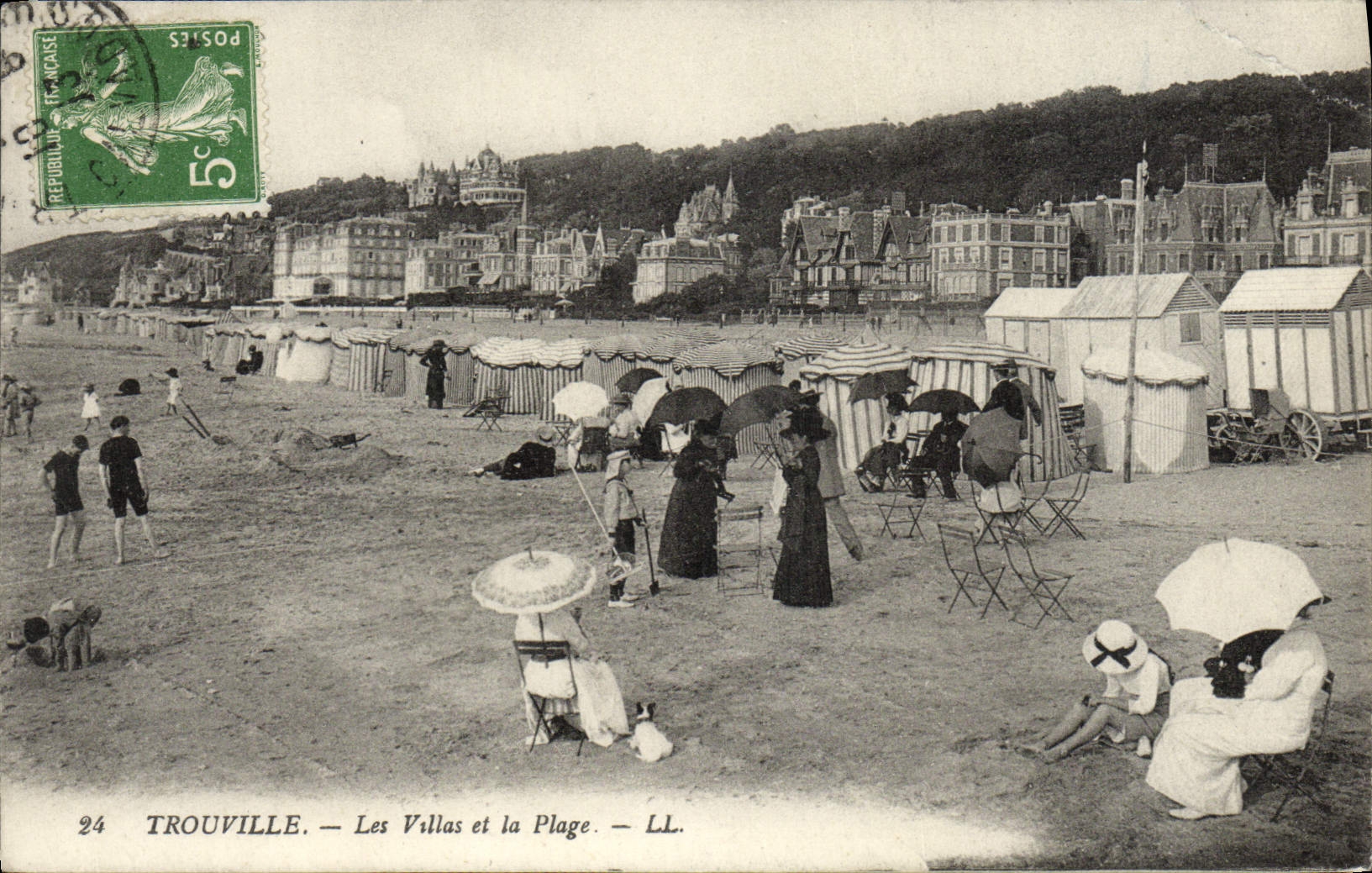 CPA Trouville Les villas et la plage