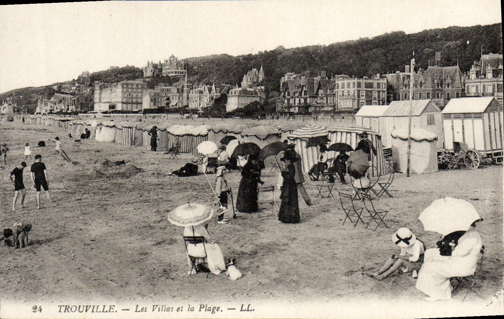 CPA Trouville Les villas et la plage
