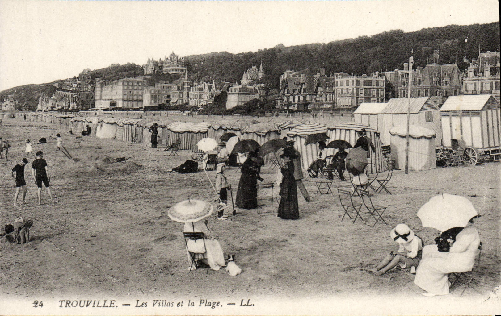 CPA Trouville Les villas et la plage