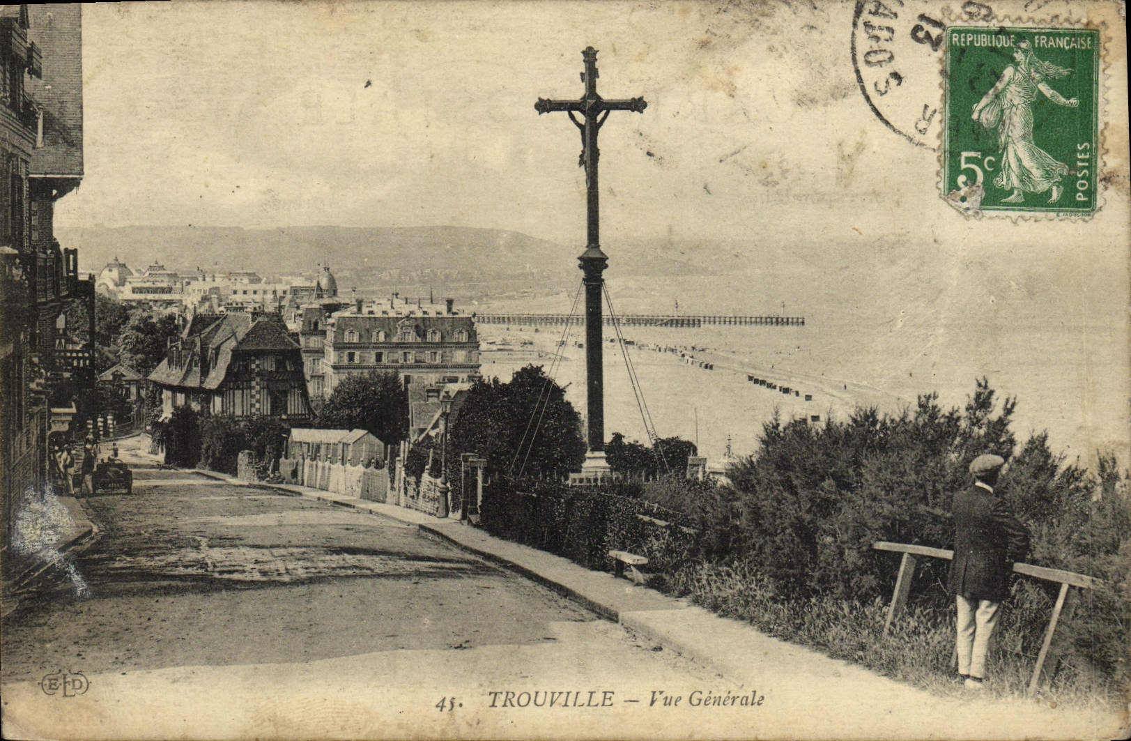CPA Trouville Vue generale