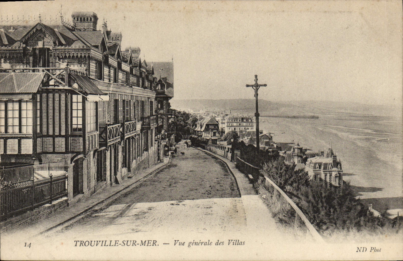 CPA Trouville Sur Mer Vue generale des villas