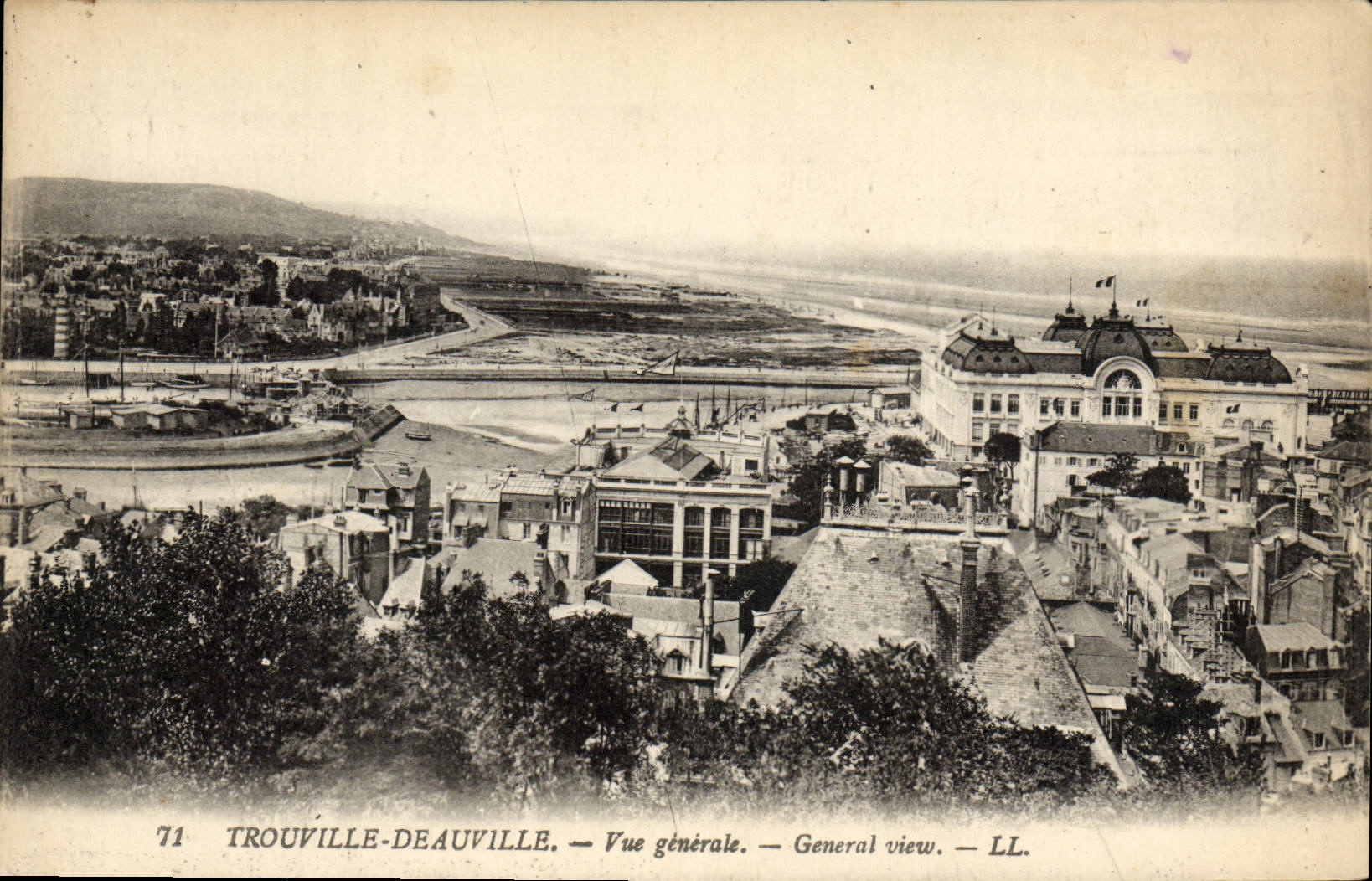 CPA Trouville Deauville vue generale