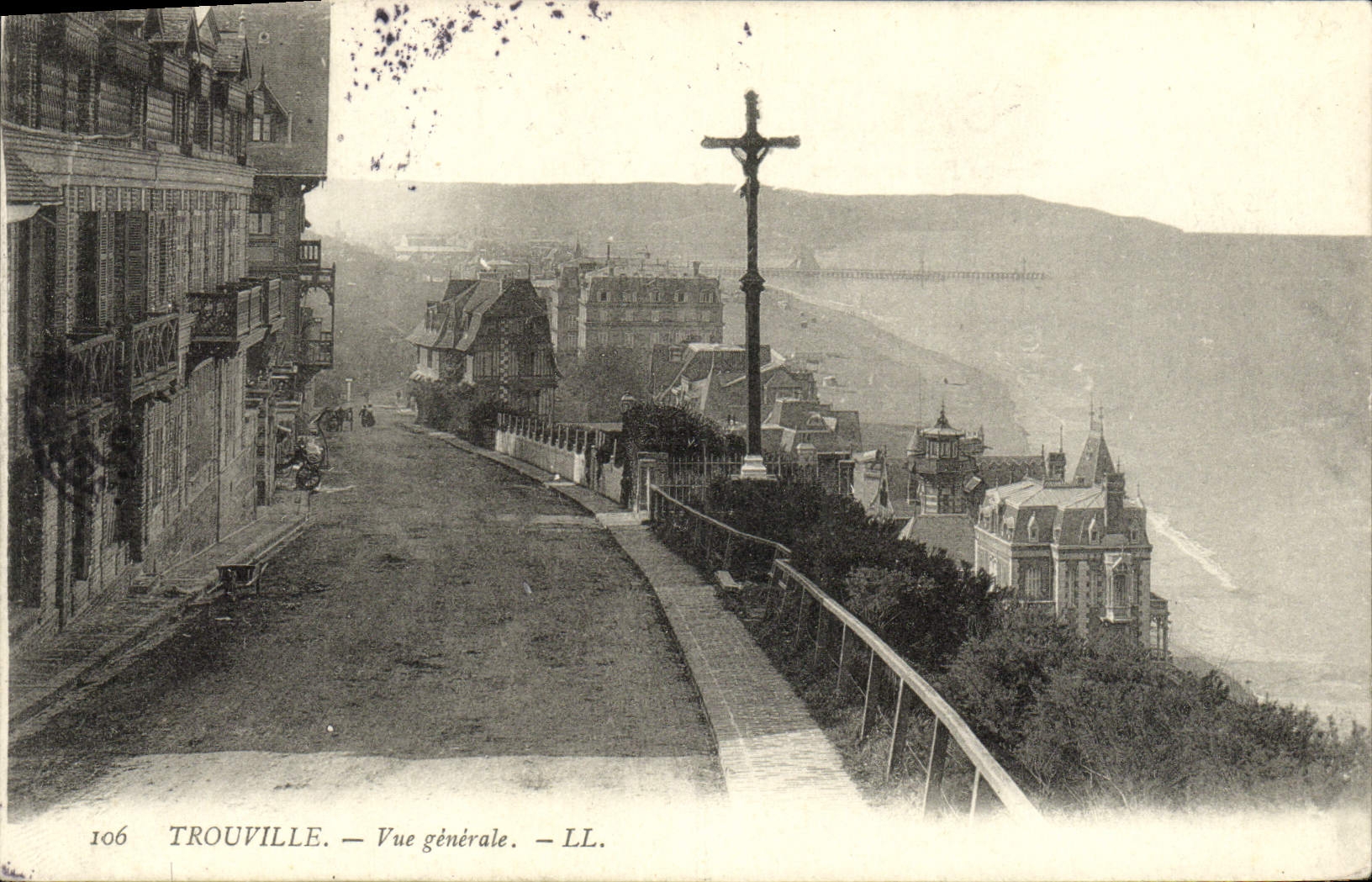 CPA Trouville vue generale