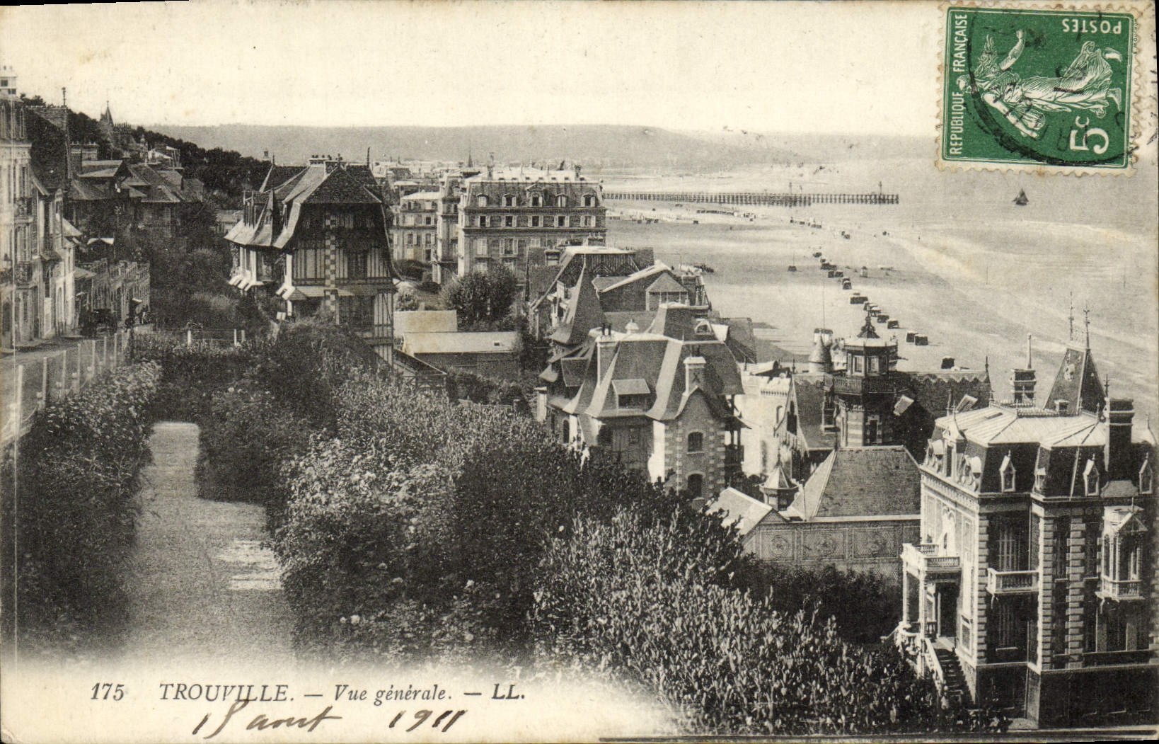 CPA Trouville vue generale
