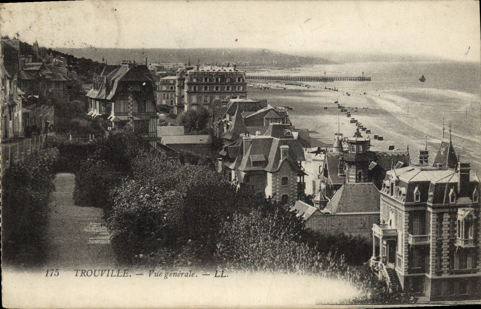 CPA Trouville vue generale