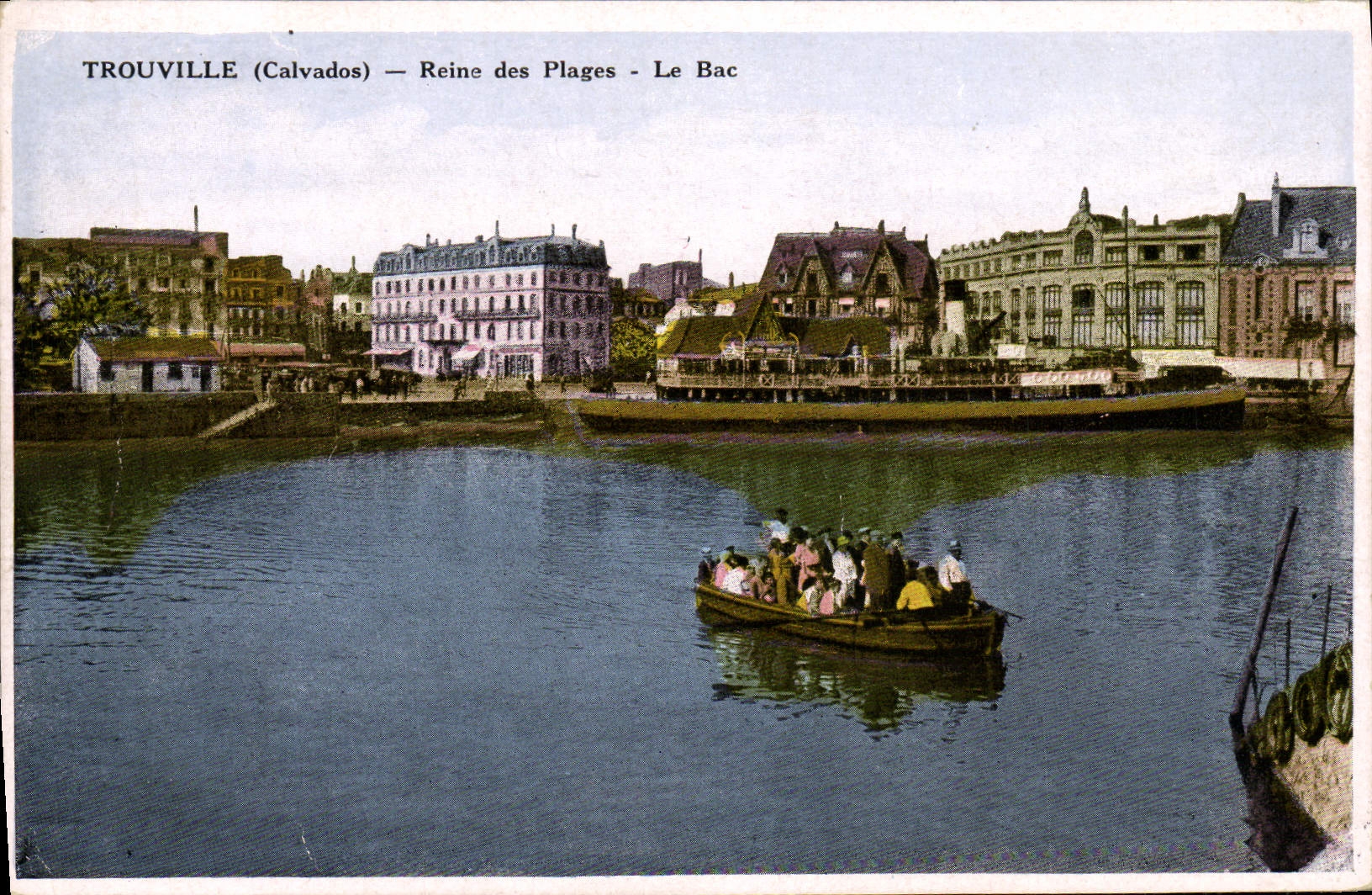 VINTAGE POSTCARD Trouville Queen of the beaches the vat Boats