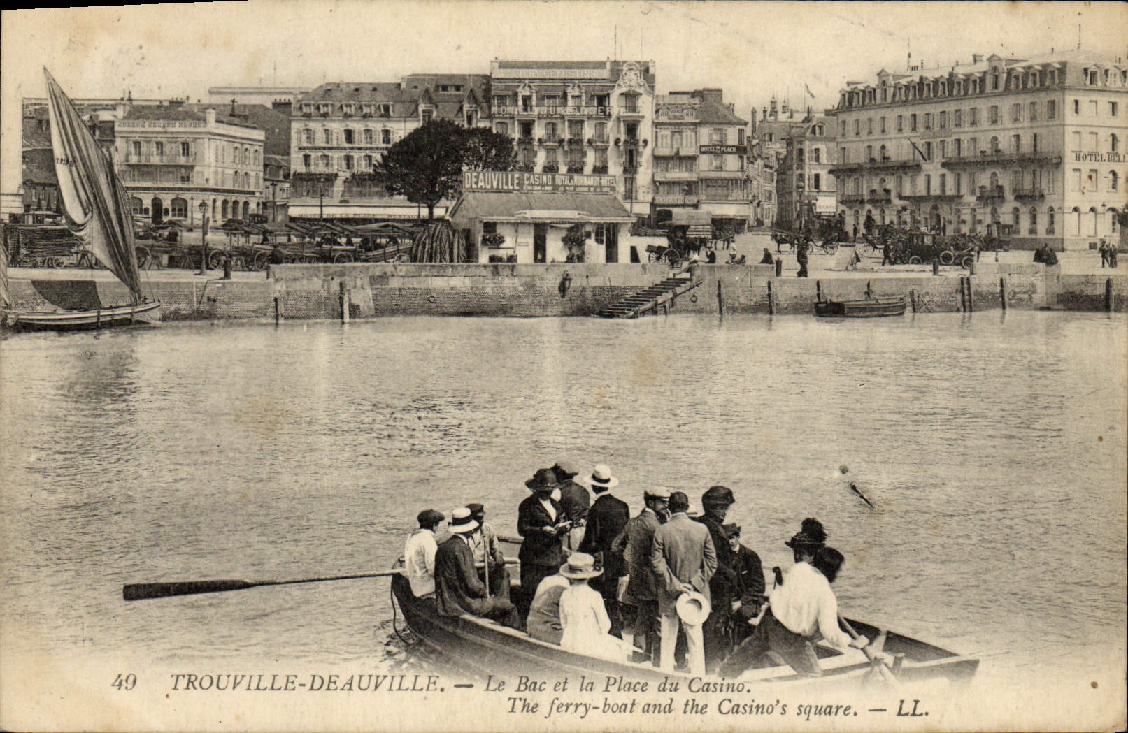 CPA Trouville Deauville le bac et la place du casino