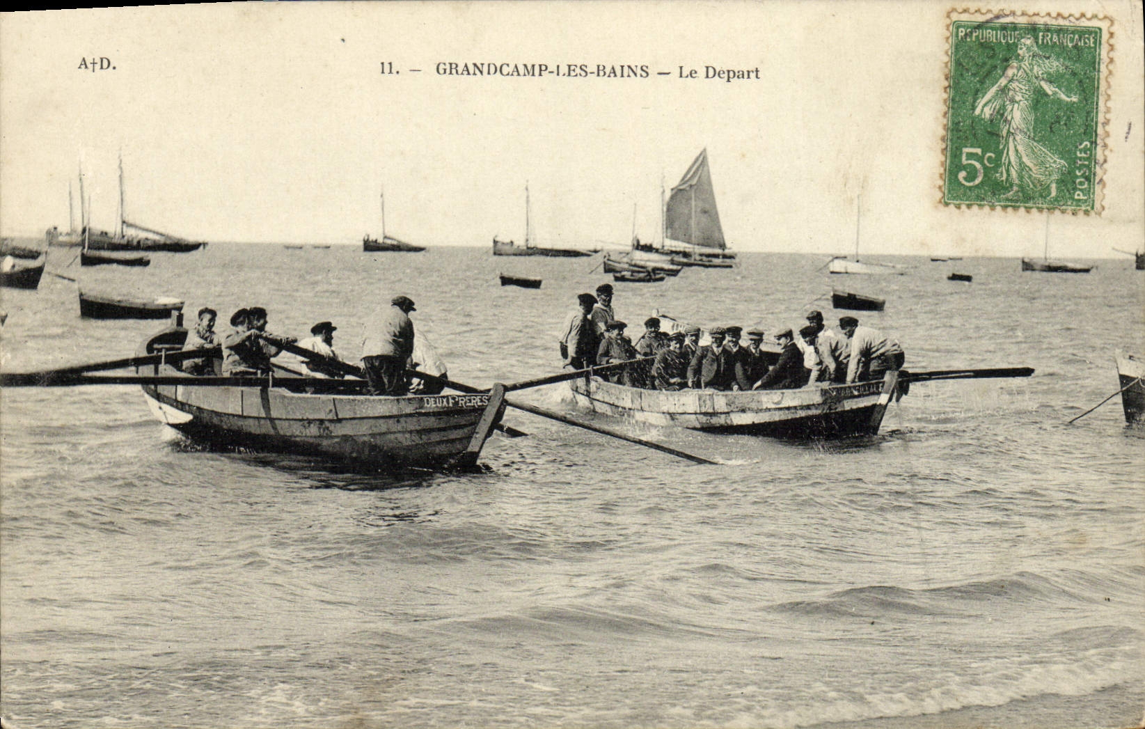 CPA Grandcamp les Bains Le Depart Bateaux