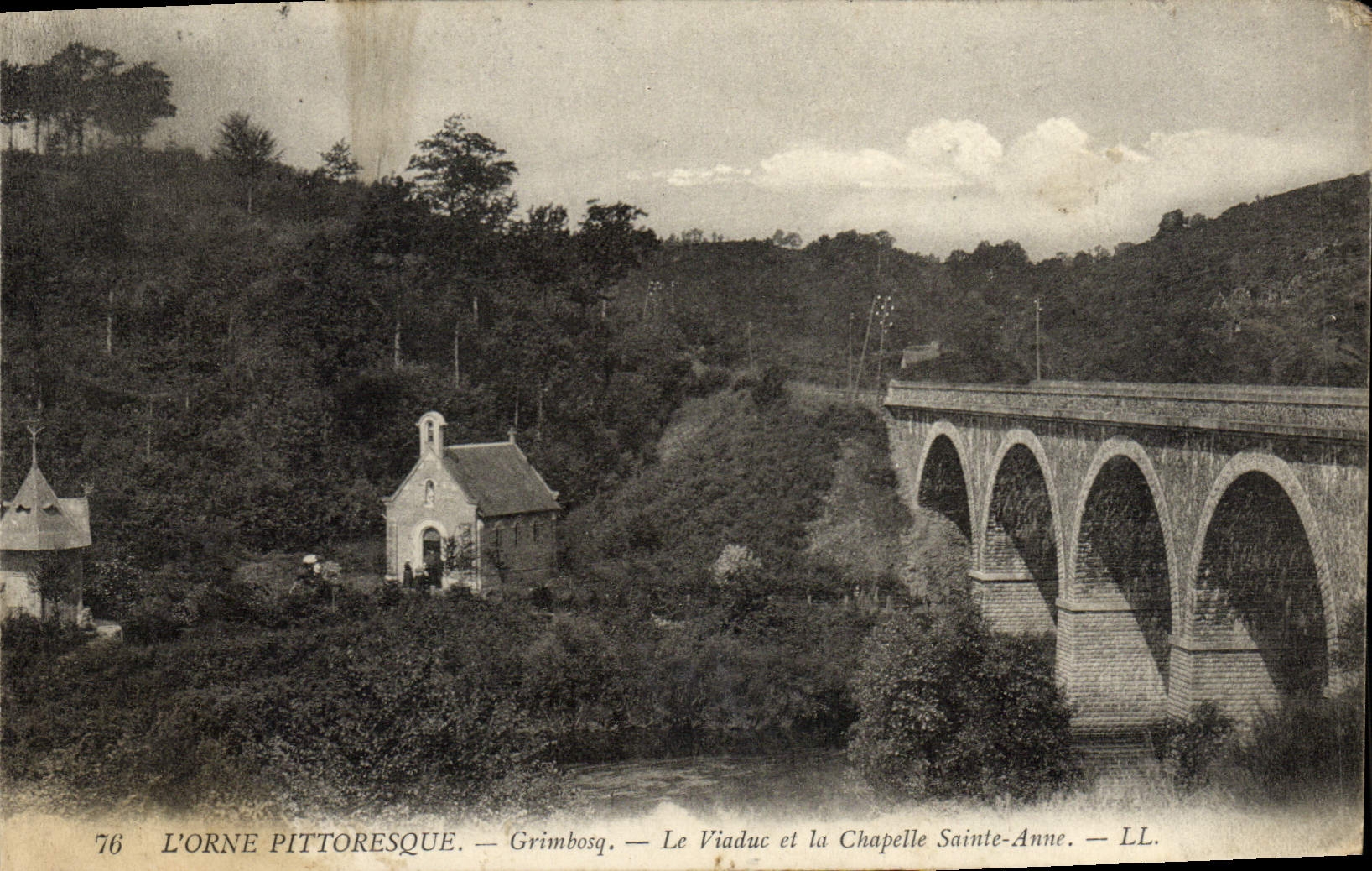CPA Grimbosq Le viaduc et la chapelle Sainte Anne