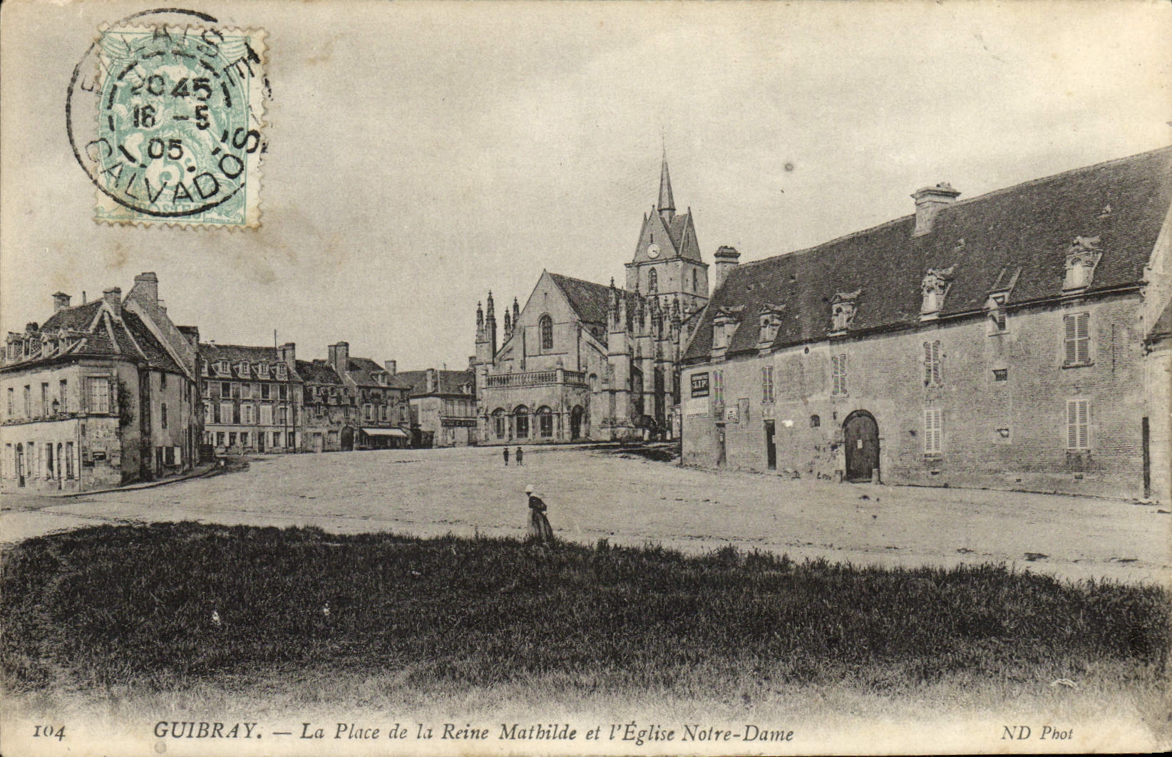 CPA Guibray La Place de la Reine Mathilde et L'Eglise Notre Dame