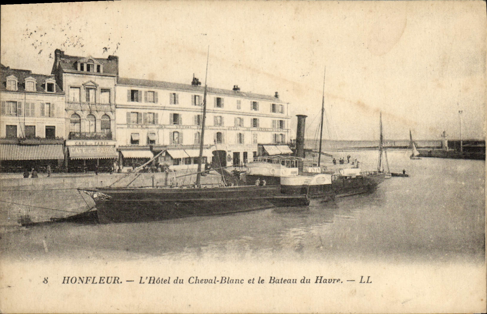 CPA Honfleur L'Hotel du Cheval Blanc et le Bateau du Havre