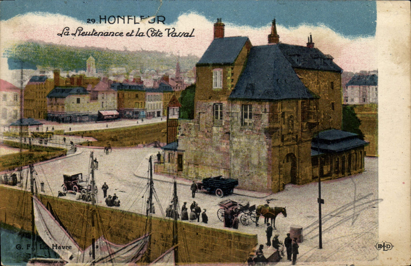 CPA Honfleur La Lieutenance et la Cote Vassal