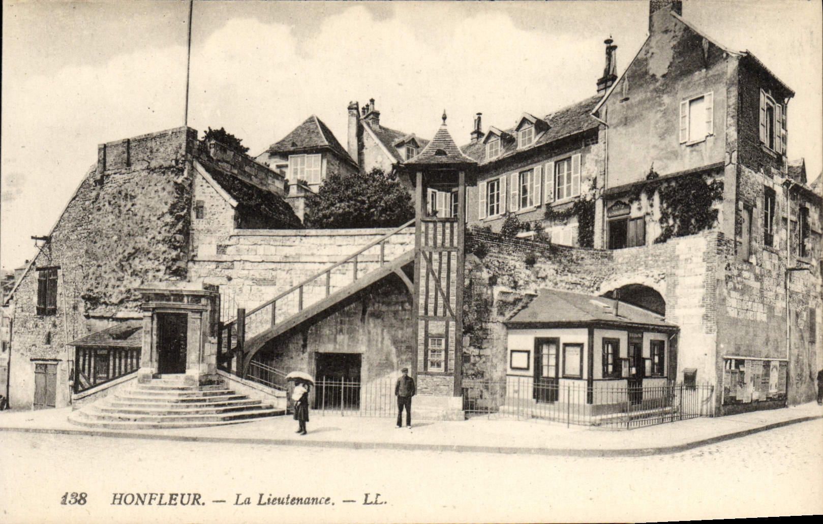 CPA Honfleur La Lieutenance
