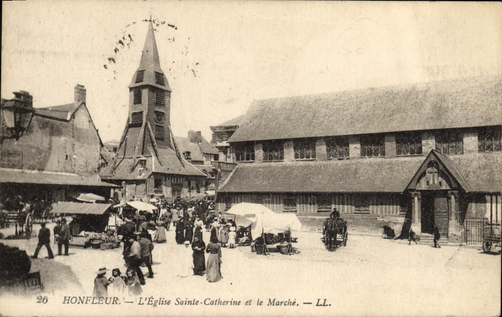 CPA Honfleur L'Eglise Sainte Catherine et le Marche