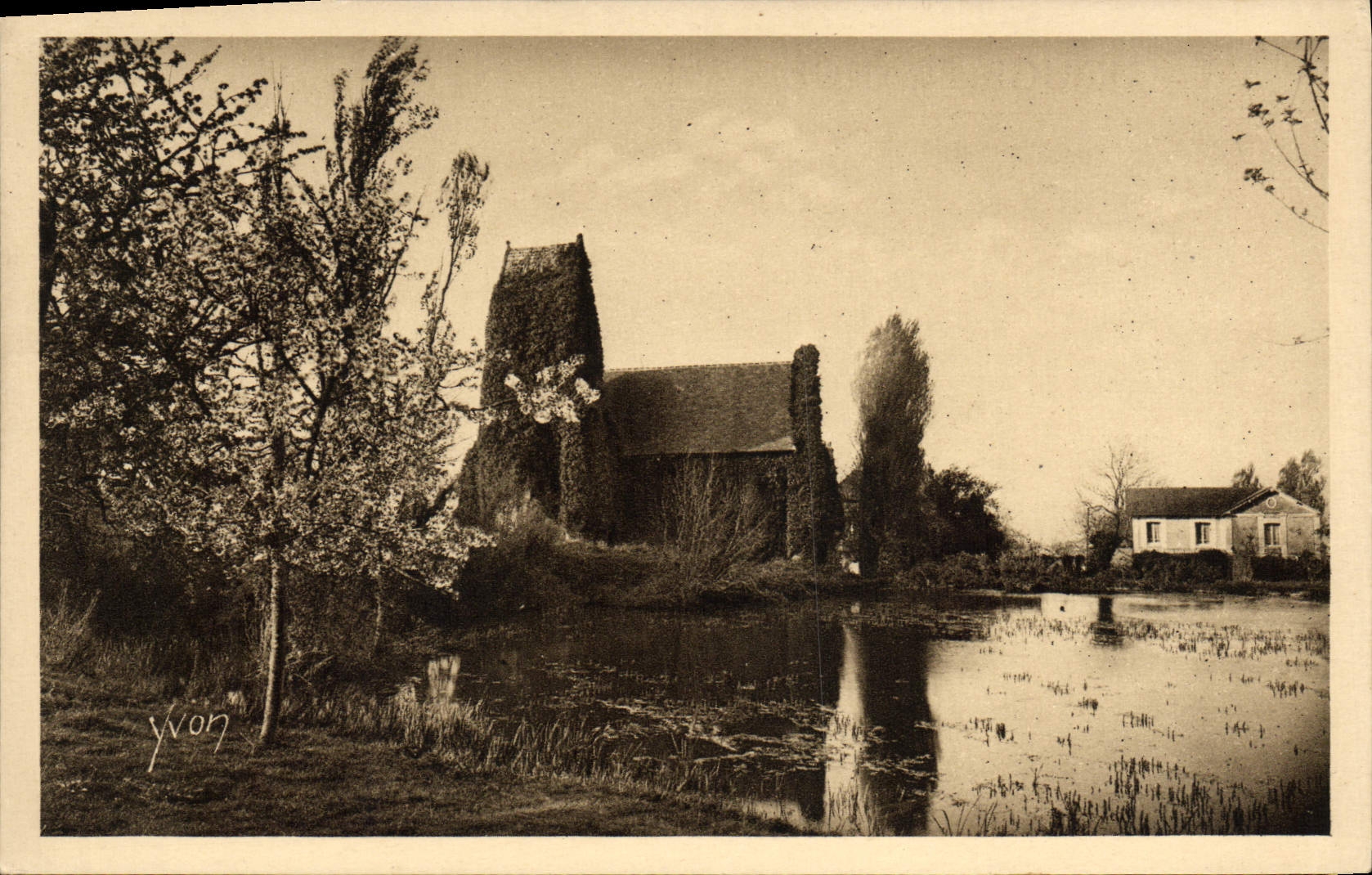 VINTAGE POSTCARD Vieux manor on the dimension of Grace Road of Honfleur has Trouville