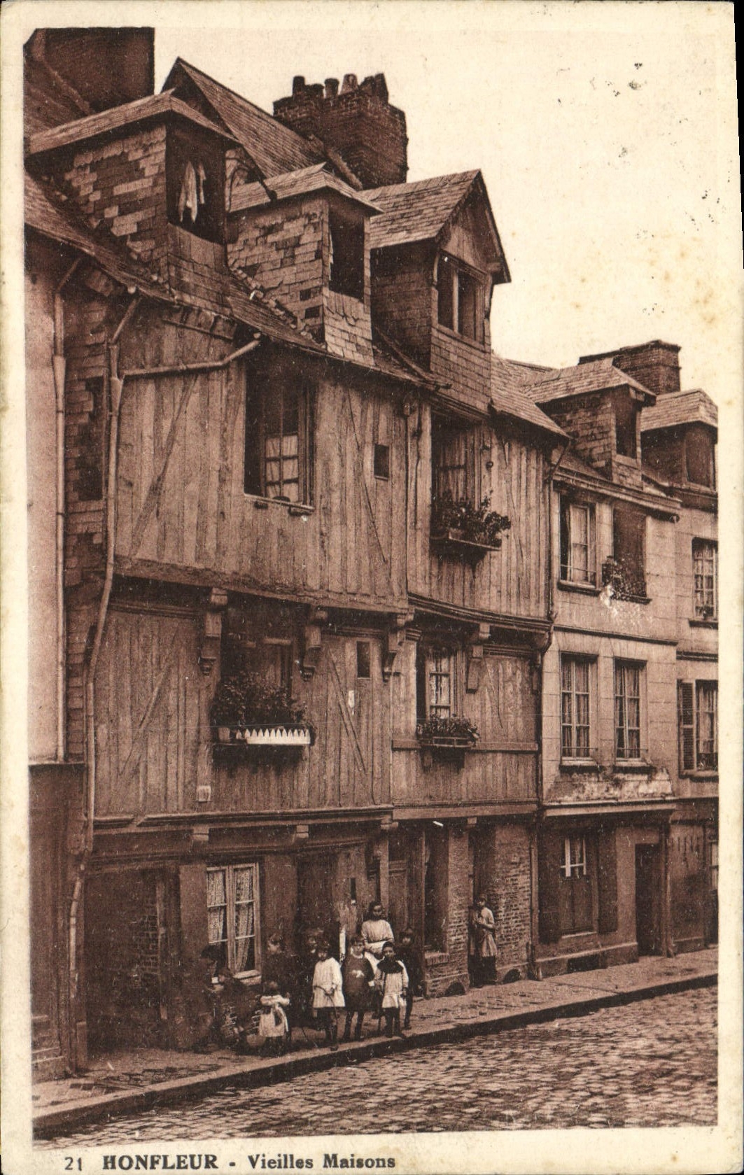 CPA Honfleur Vieilles Maisons Enfants