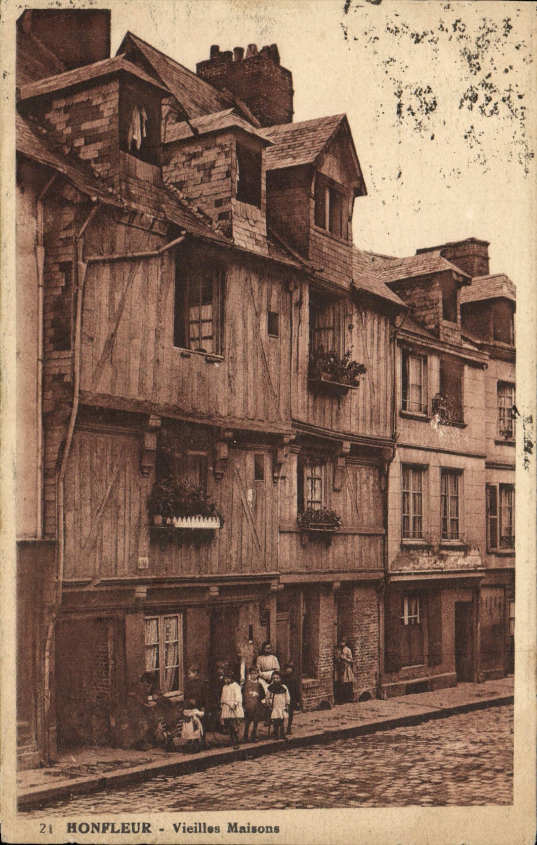 CPA Honfleur Vieilles Maisons Enfants