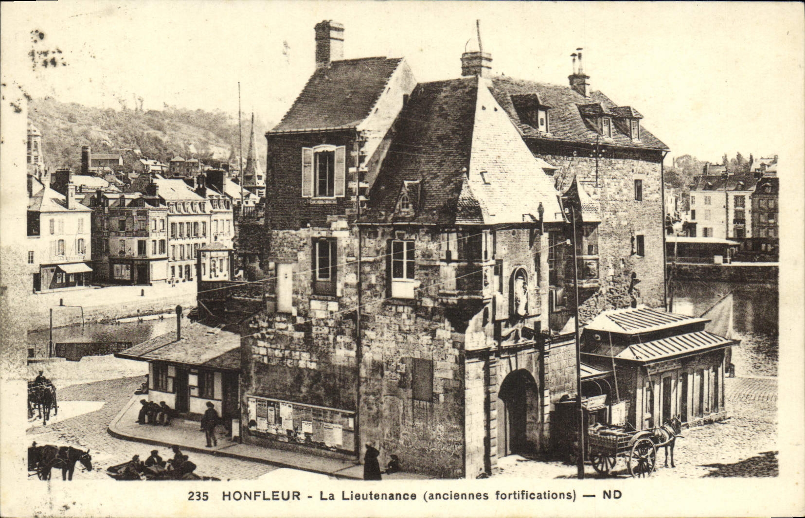 CPA Honfleur La Lieutenance 