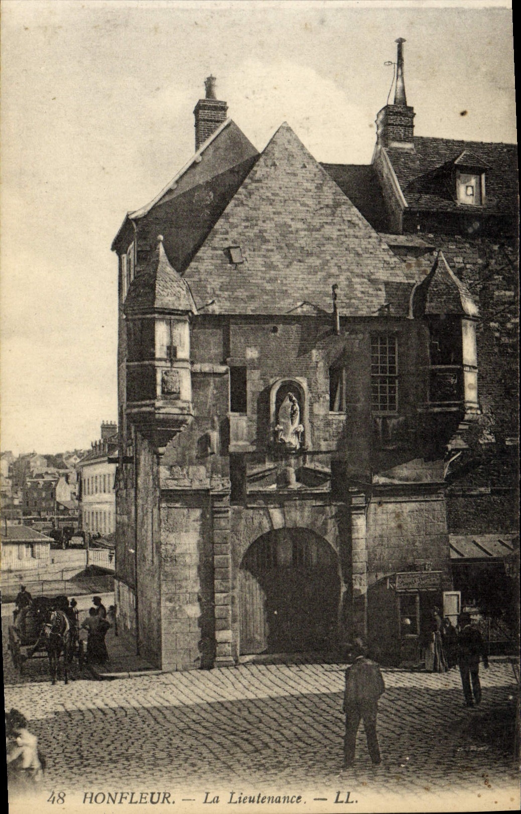 CPA Honfleur La Lieutenance 