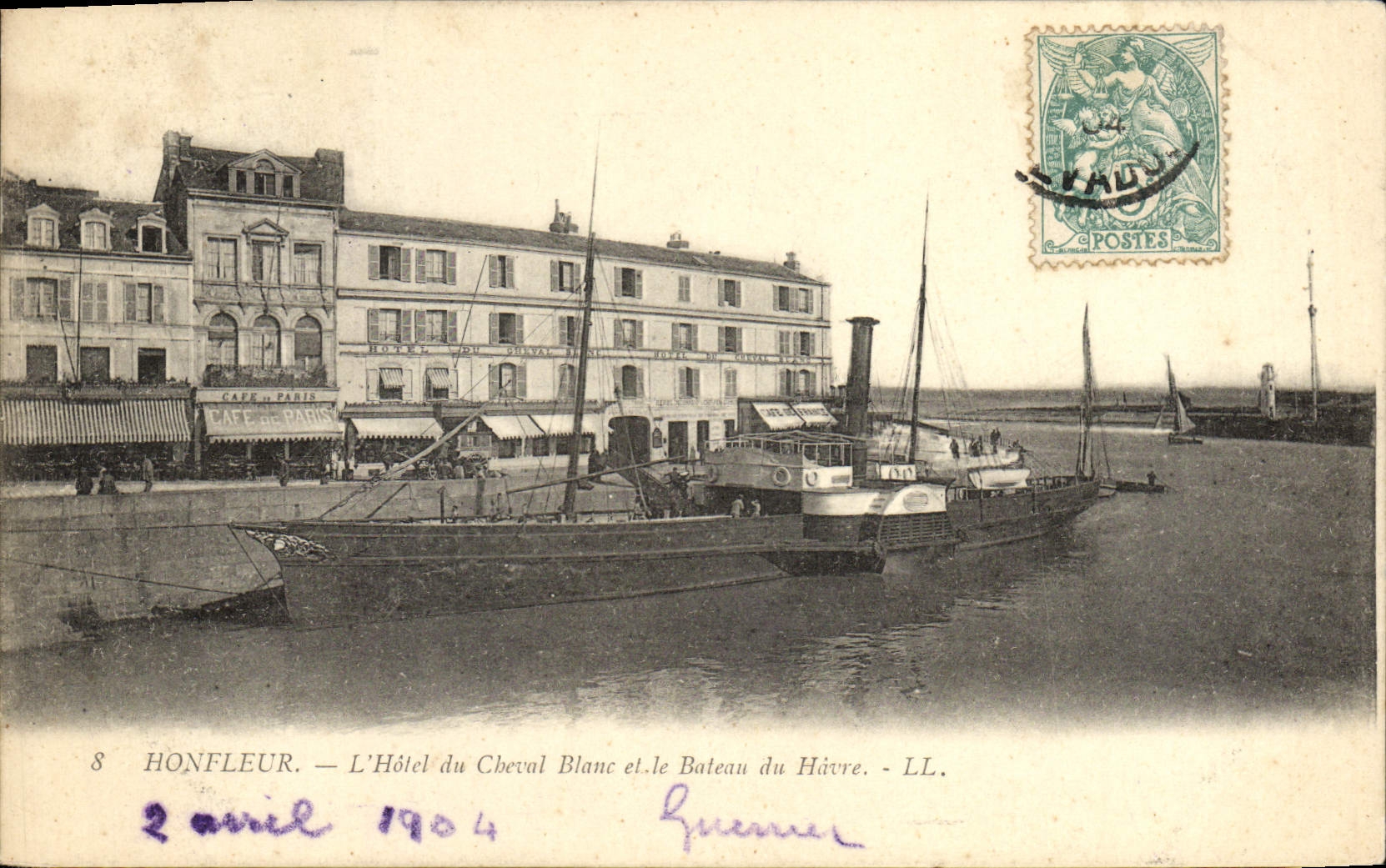CPA Honfleur L'Hotel du Cheval Blanc et le Bateau du Havre 