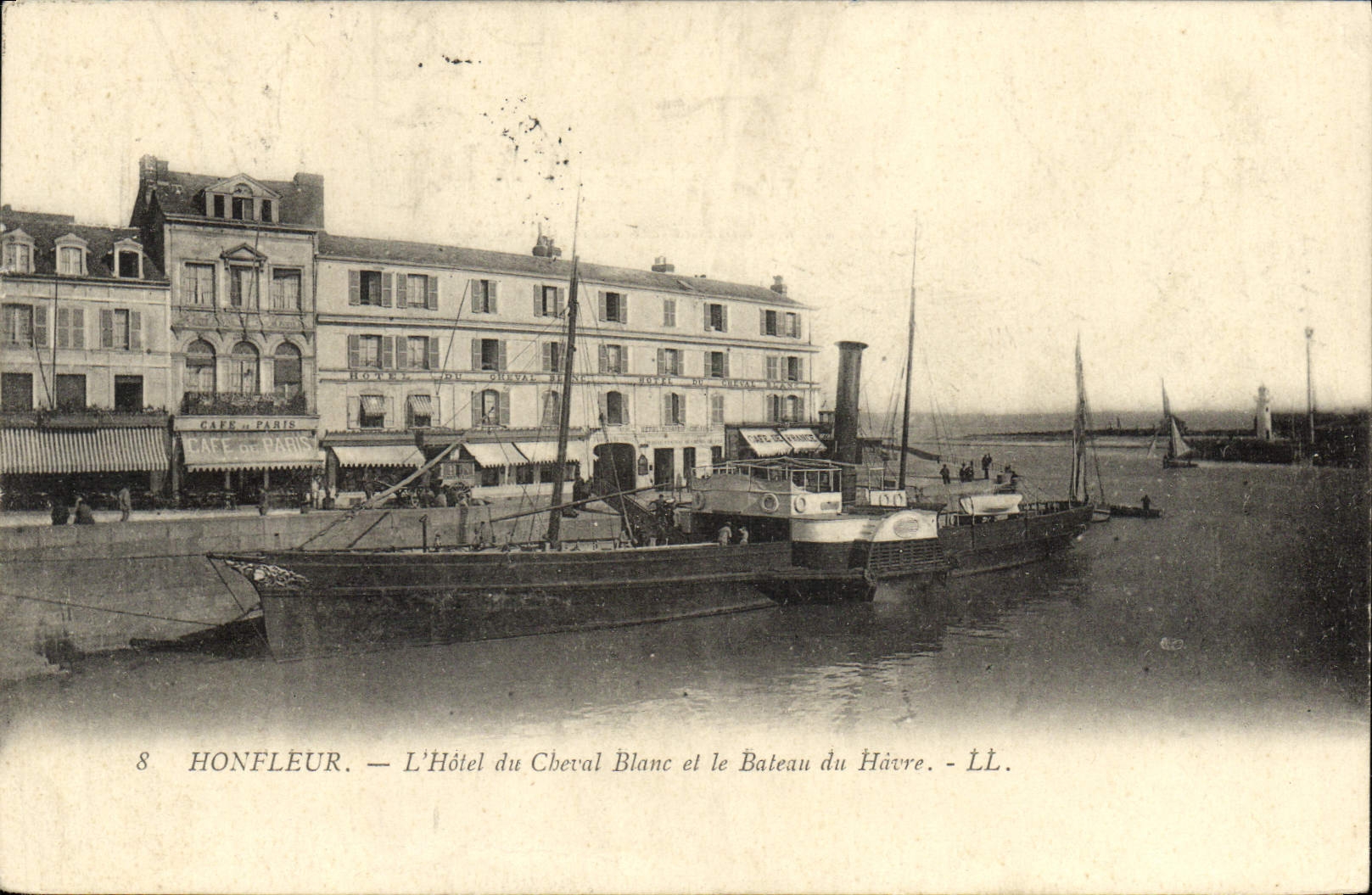 CPA Honfleur L'Hotel du Cheval Blanc et le Bateau du Havre