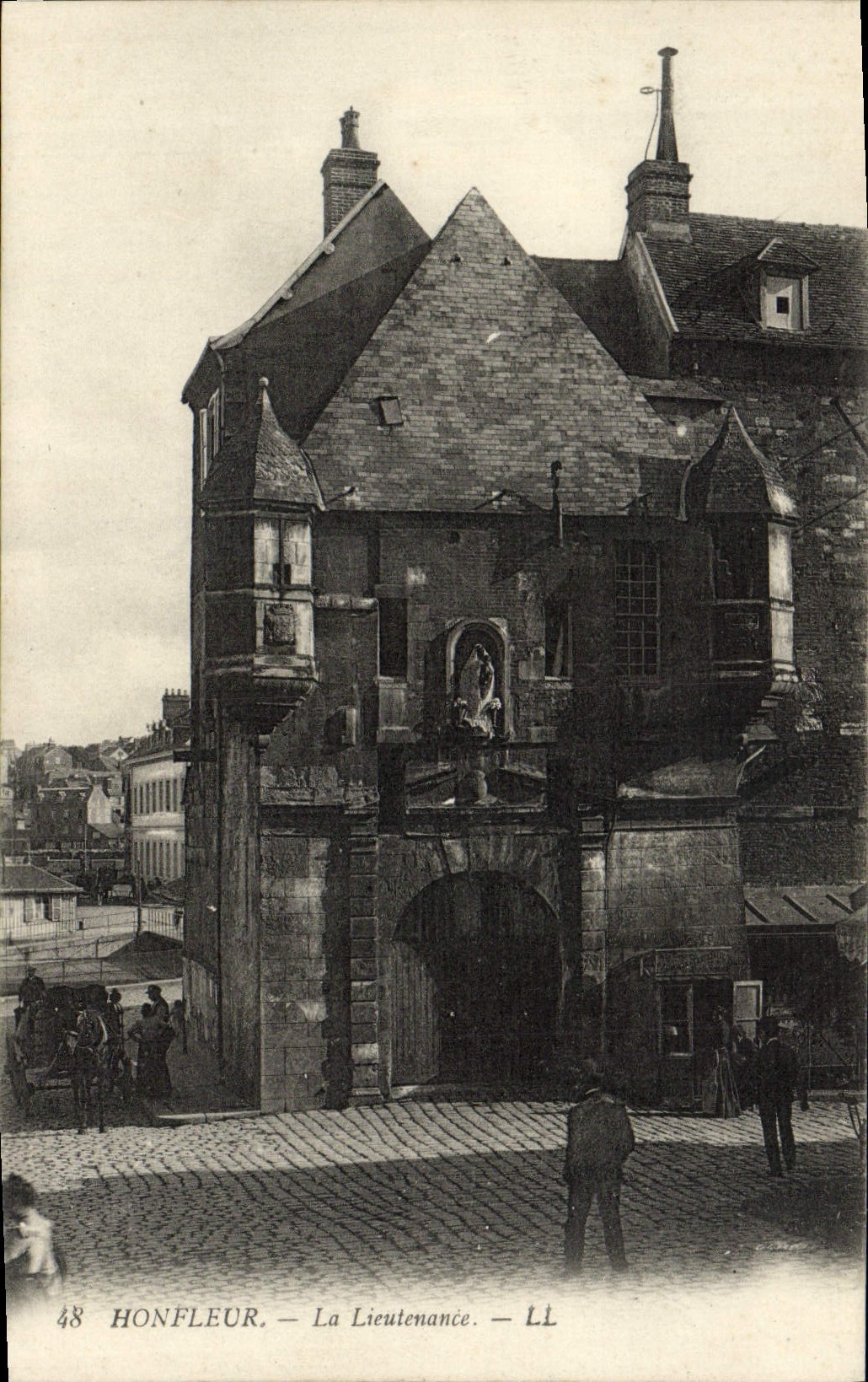 CPA Honfleur La Lieutenance 
