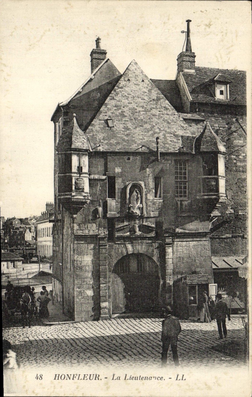 CPA Honfleur La Lieutenance 