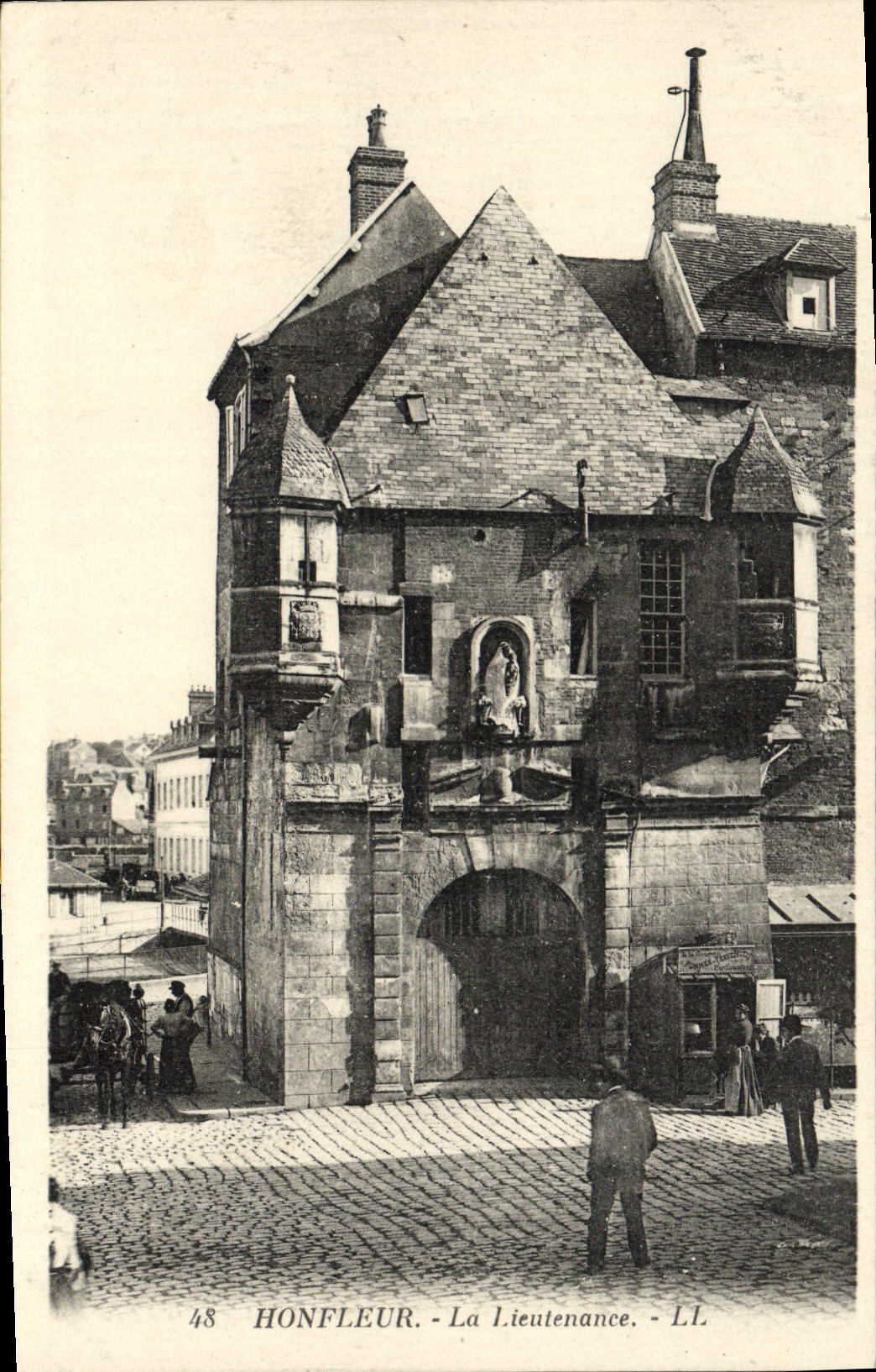 CPA Honfleur La Lieutenance 