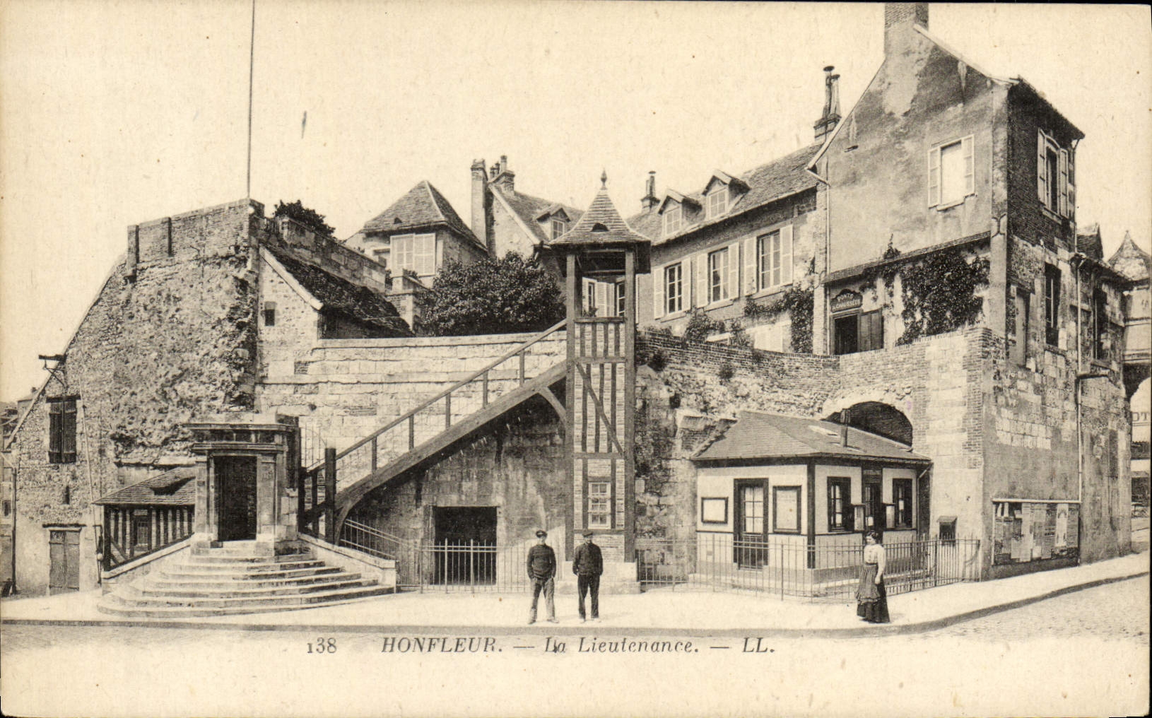CPA Honfleur La Lieutenance