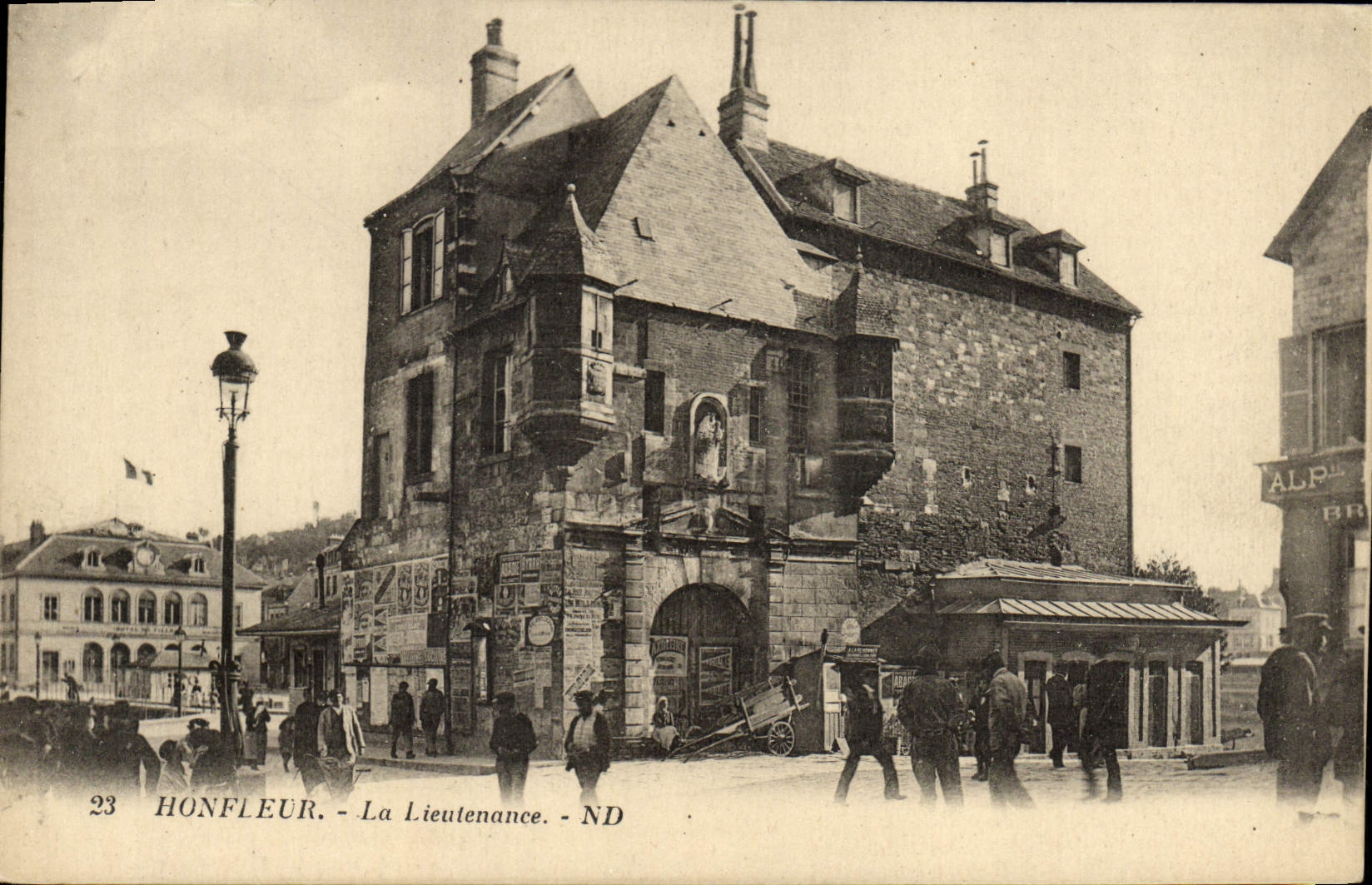 CPA Honfleur La Lieutenance 