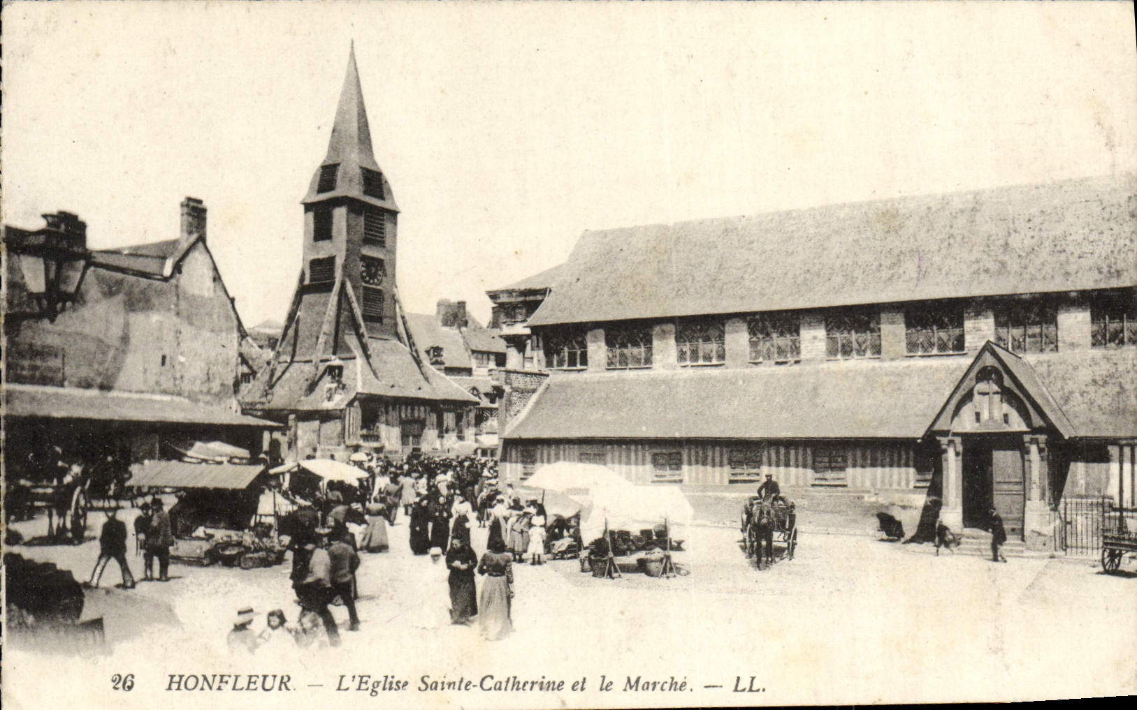 CPA Honfleur L'Eglise Saint Catherine et le Marche