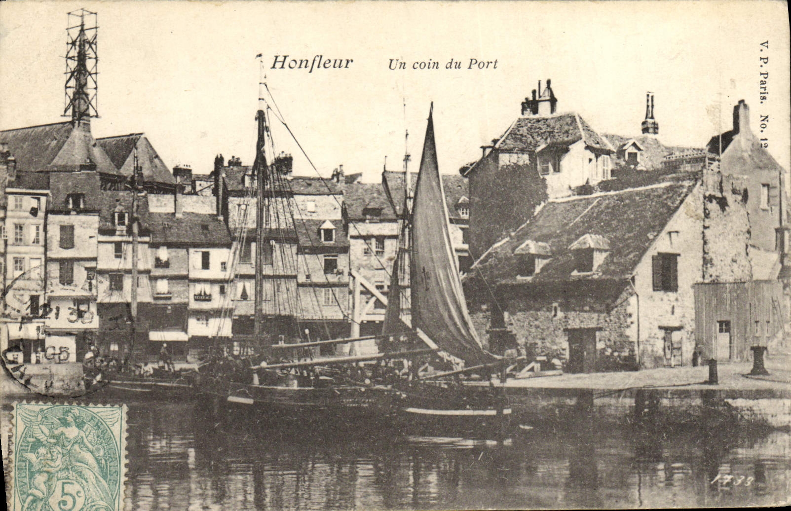 CPA Honfleur Un coin du Port Bateaux