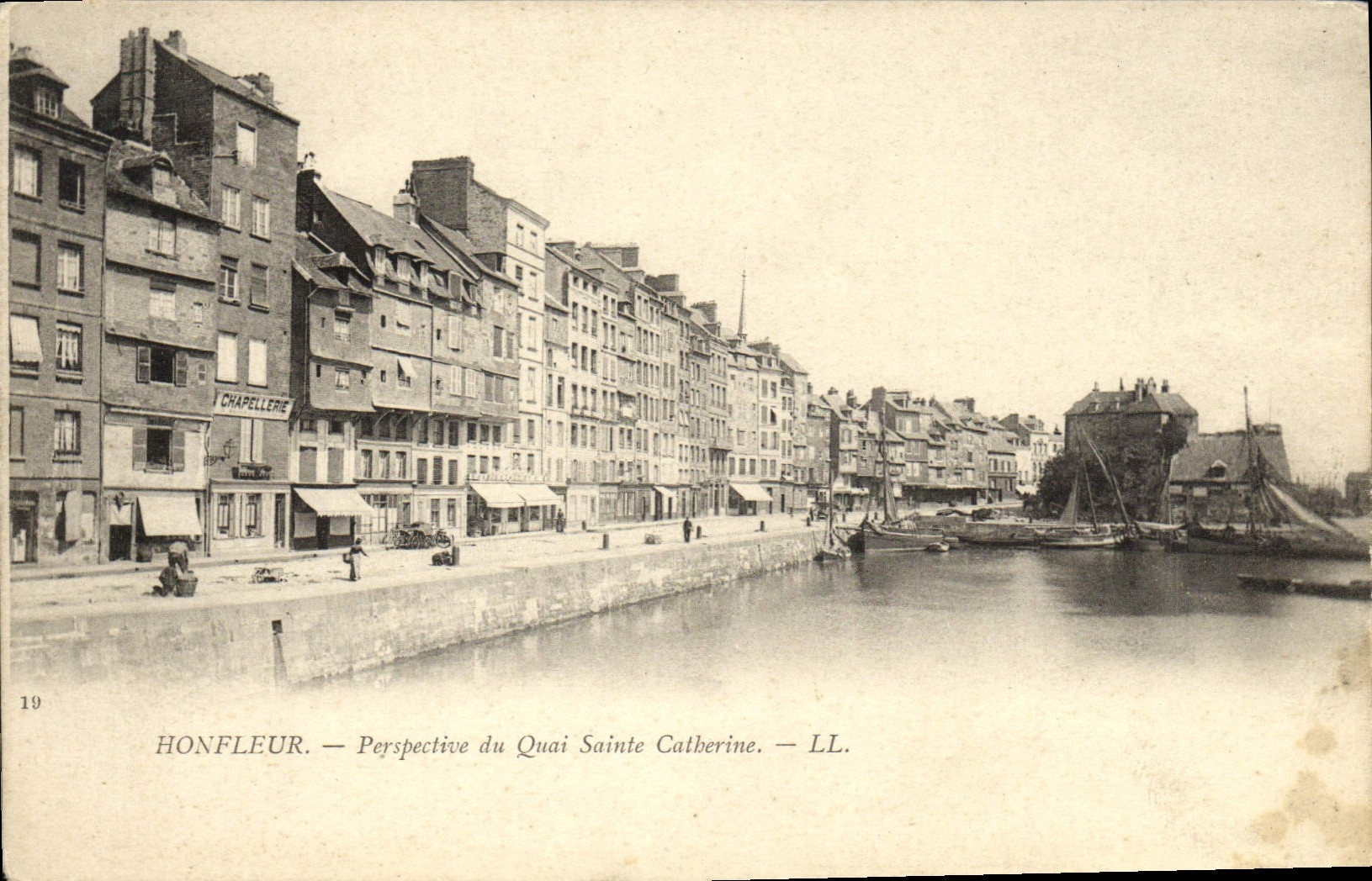 CPA Honfleur Prespective du Quai Sainte Catherine