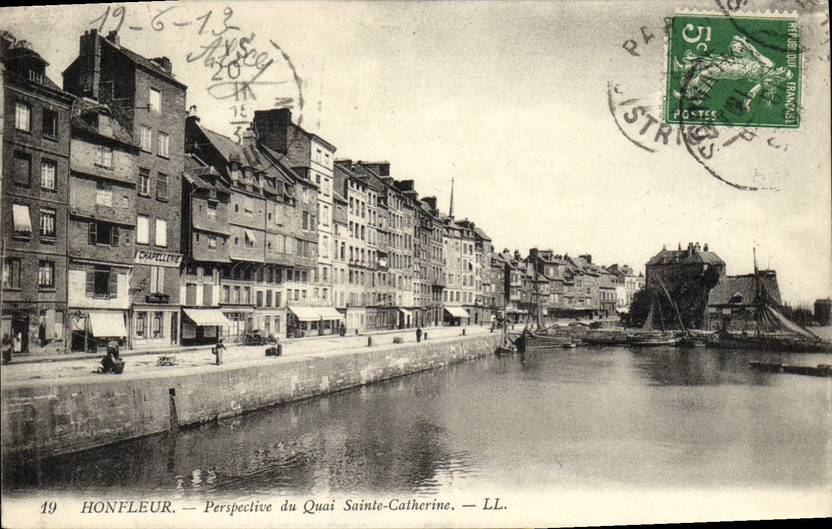 CPA Honfleur Prespective du Quai Sainte Catherine