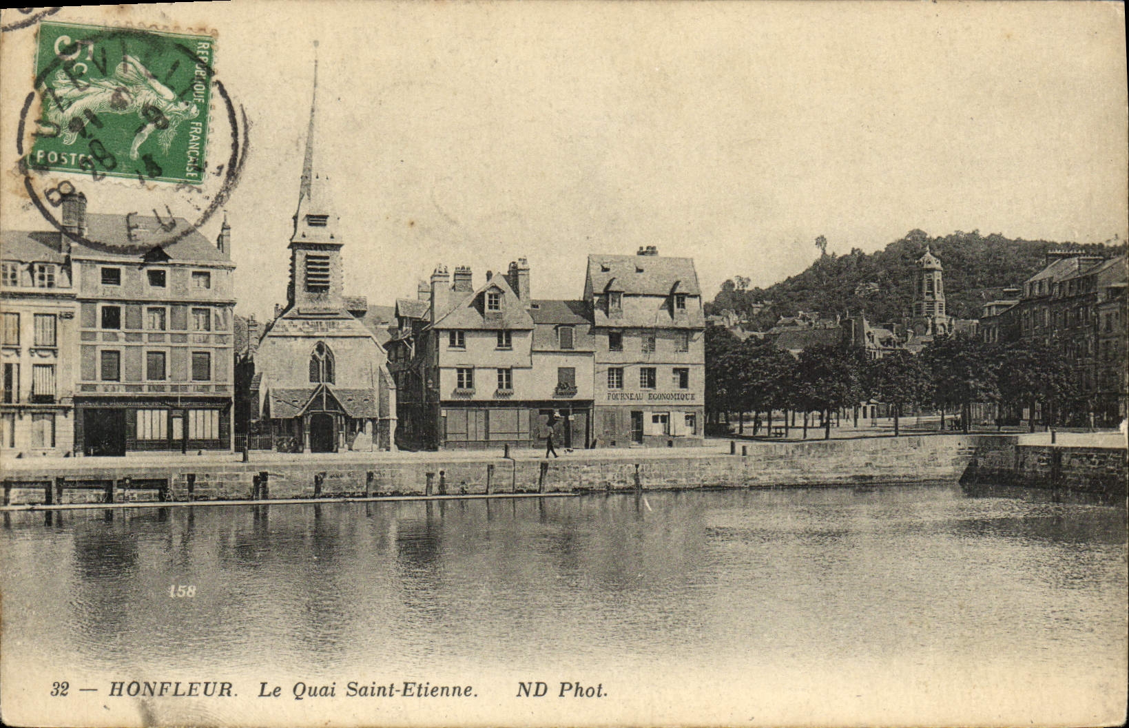 CPA Honfleur Le Qaui Saint Etienne 