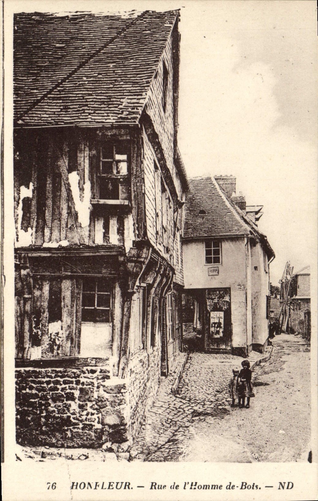 CPA Honfleur Rue de l'Homme de Bois 