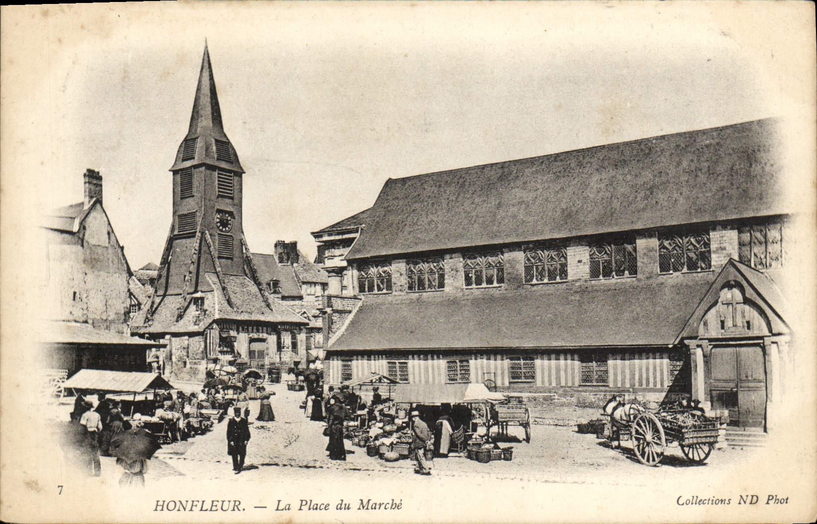 CPA Honfleur La Place du Marche 