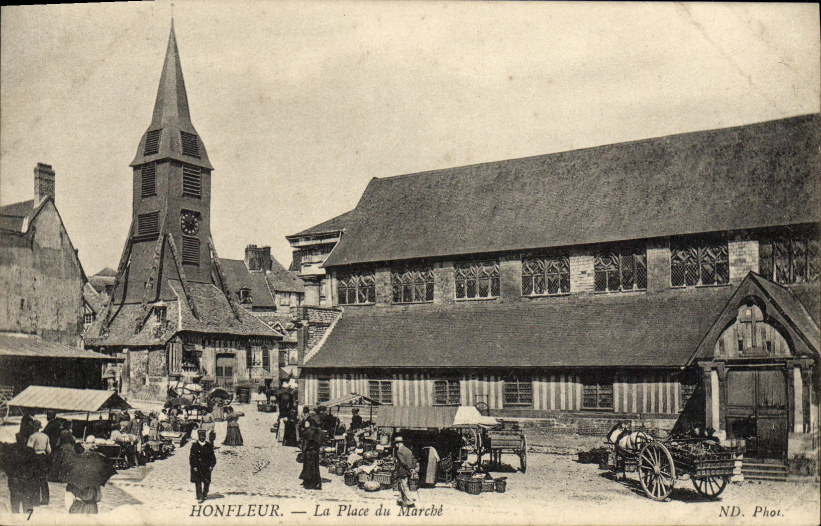 CPA Honfleur La Place du Marche 