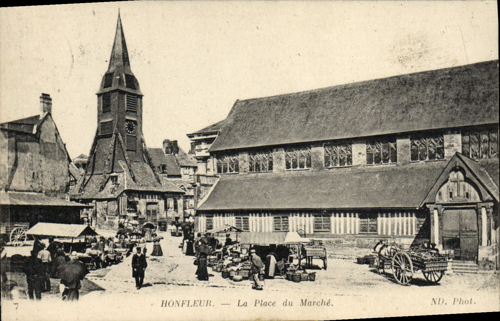 CPA Honfleur La Place du Marche 