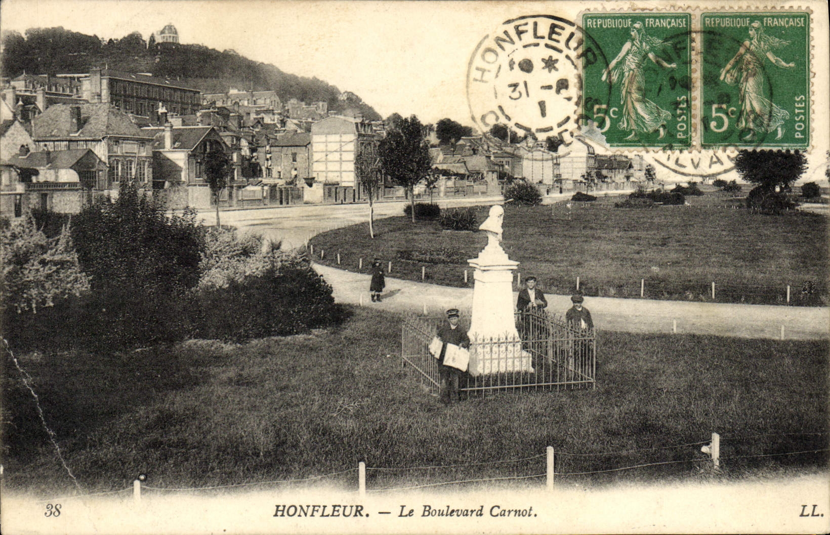 CPA Honfleur Le Boulevard Carnot