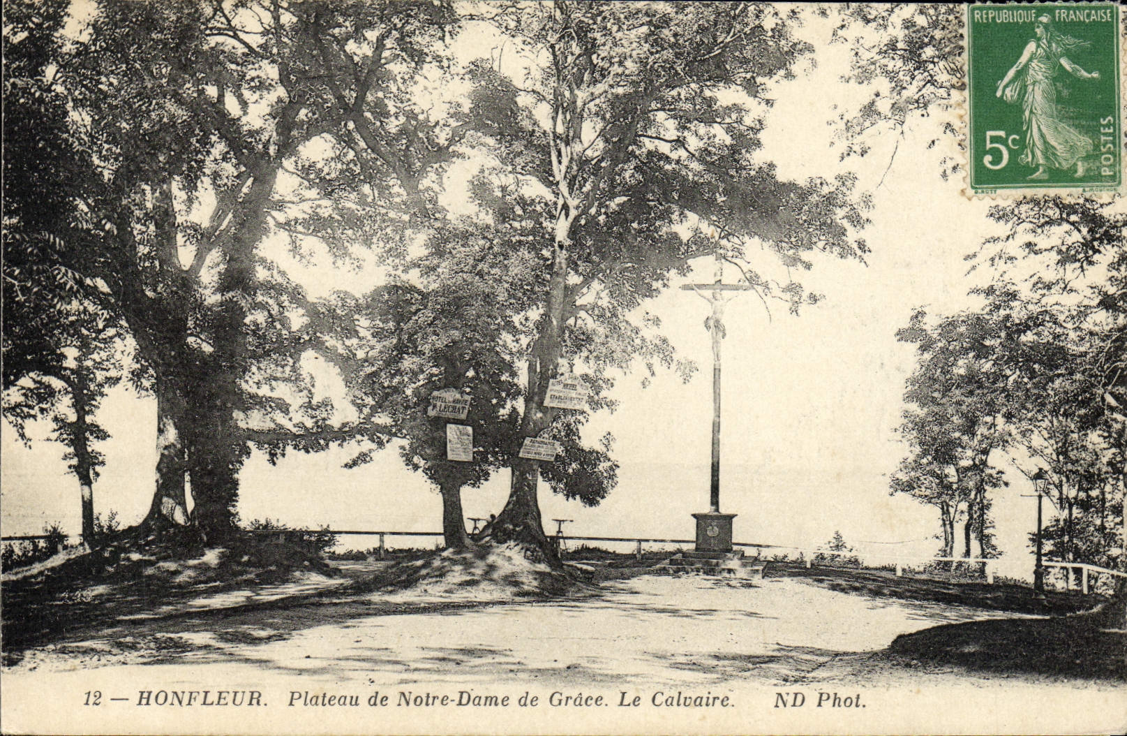 CPA Honfleur Plateau de Notre Dame de Grace Le Calvaire 