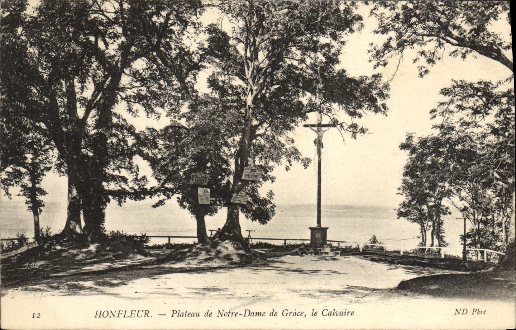 CPA Honfleur Plateau de Notre Dame de Grace Le Calvaire 