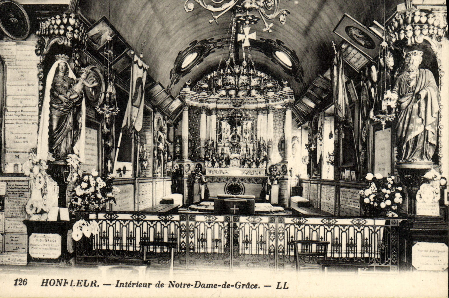 CPA Honfleur Interieur de Notre Dame de Grace 