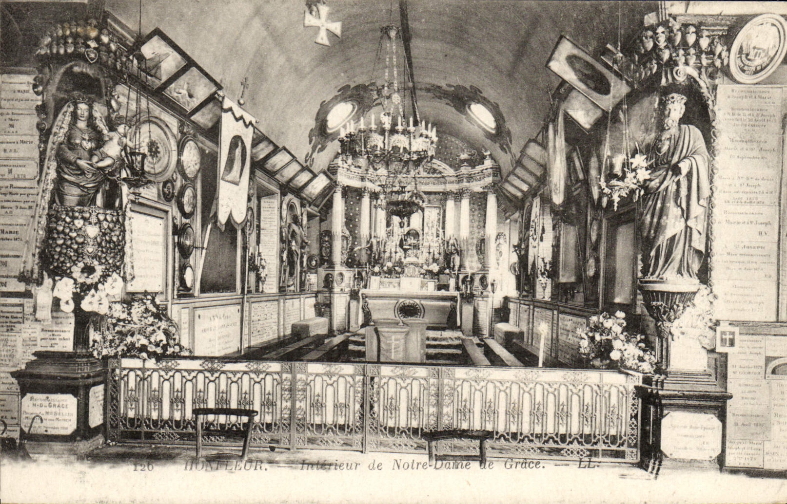 CPA Honfleur Interieur de Notre Dame de Grace 