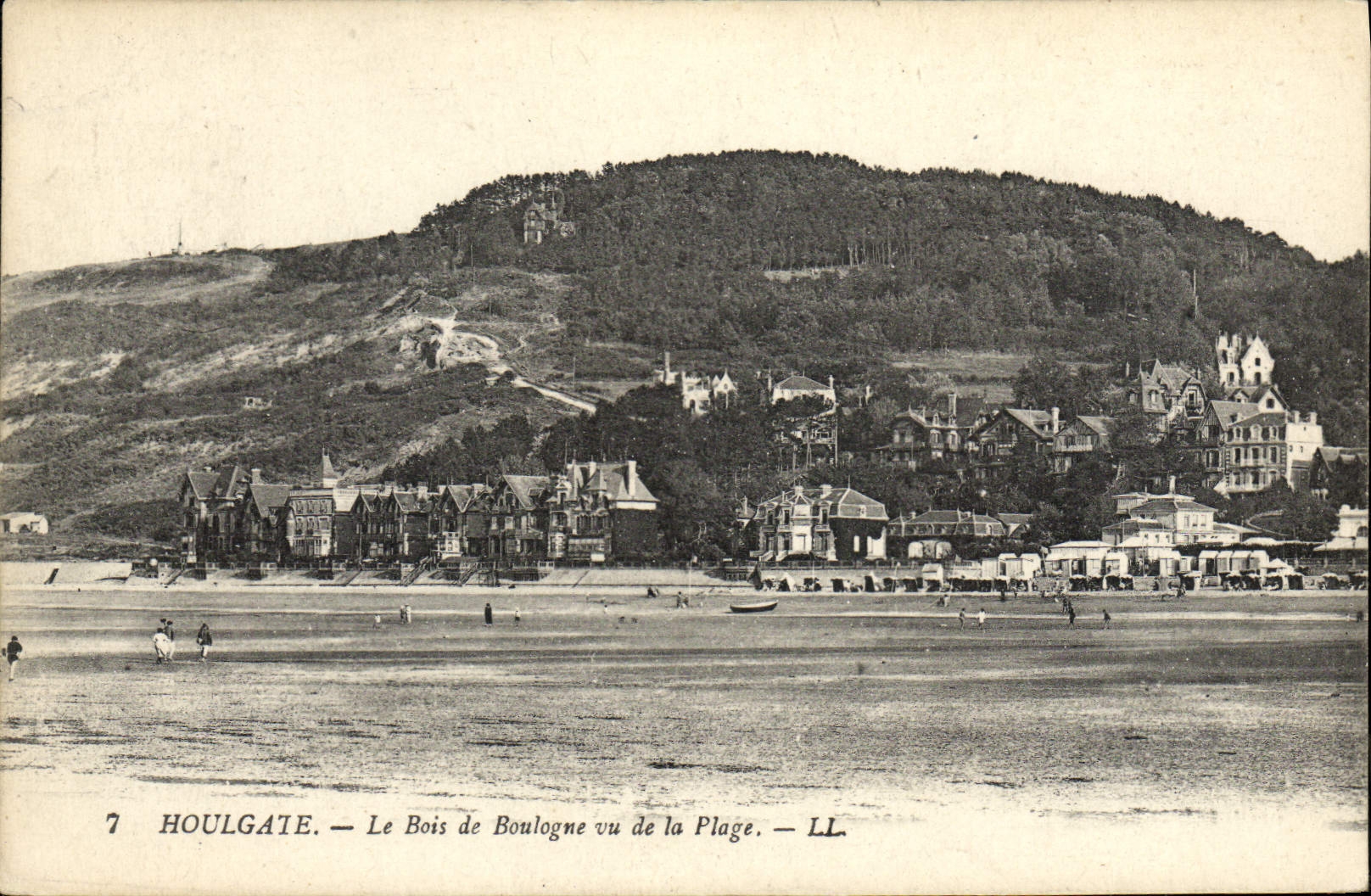 CPA Honfleur Le Bois de Boulogne vu de la Plage 