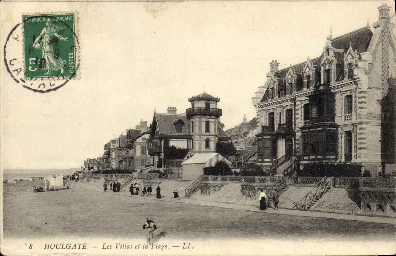 VINTAGE POSTCARD Houlgate Villas and the Beach