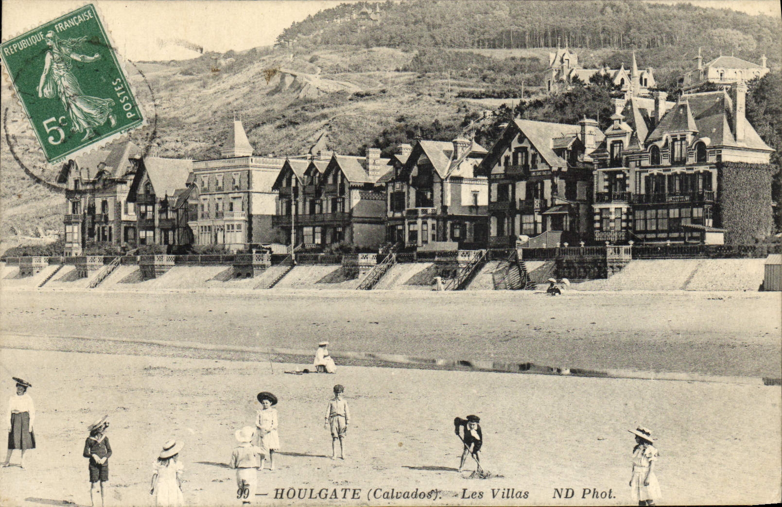 VINTAGE POSTCARD Houlgate the Villas Children